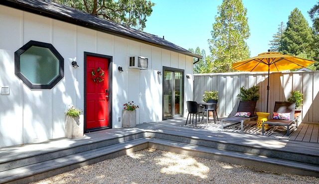 Cute Downtown Saint Helena Wine Country Cottage!