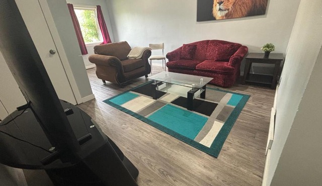 Cute Highland Park Upper B Unit