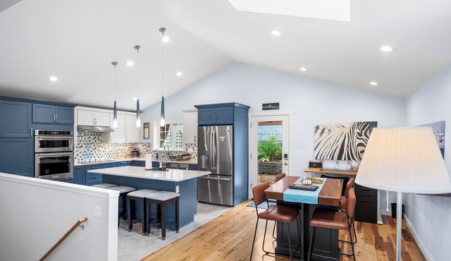 Cute West Seattle Home w Firepit