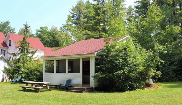 Cypress Cottage-Private Beach-Pets Welcome - Round Table Lodge, Sebago, Maine