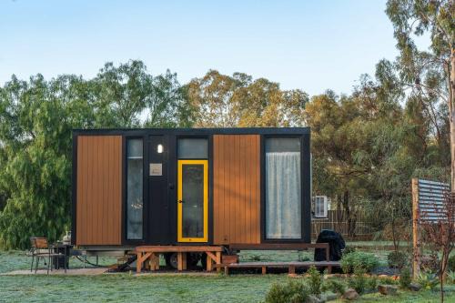 D&L Cottage by Tiny Away