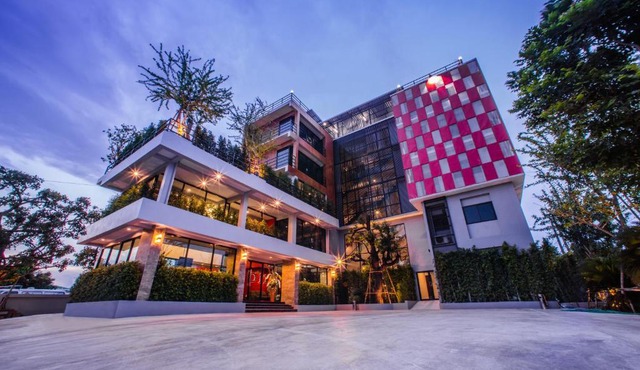 D11 Hotel