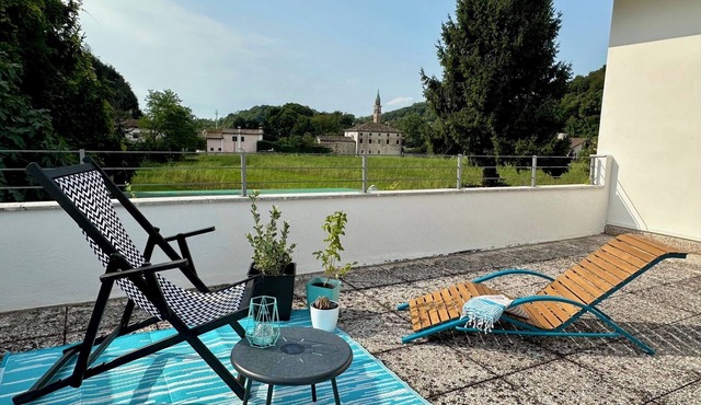 Da Deki apartment with large terrace overlooking Monte Grappa