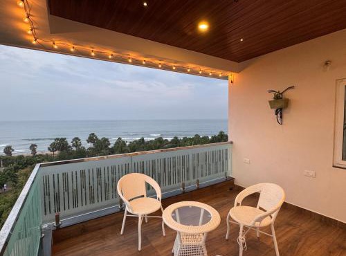 Da Look Sea Beachfront -3 Bedroom Beaview Rushikonda