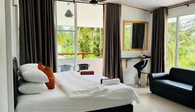 Dacha Thoddoo White Sand