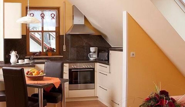 Dachgeschosswohnung (36qm) für 2 Personen mit Balkon