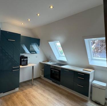 Dachgeschosswohnung Benther Berg, Contactless Check-in, free parking, Vollsaniert und Renoviert 2025