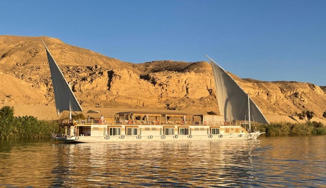 Dahabiya Nile Sailing