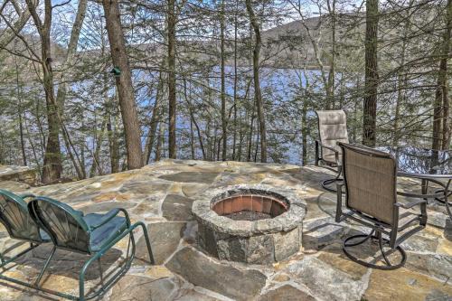 Dainty New Preston Cottage w/Dock & Lake Views!