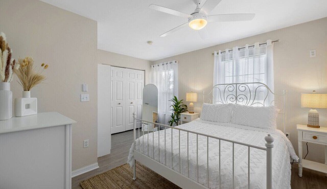 Daisy House: Downtown Cedar Key. Walk to everything!