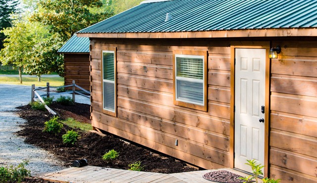 Dali's Den Tiny House Rental 3 Miles to TIEC