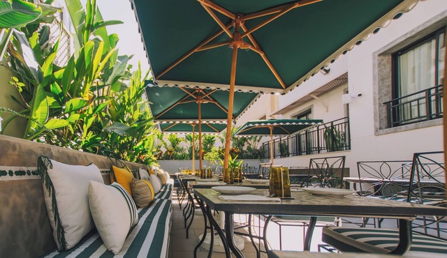 Dally Apart Hotel
