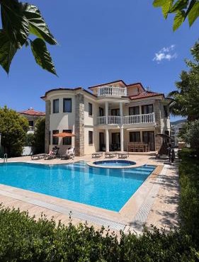 Dalyan Turaman private pool sleeps 10