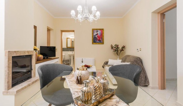 Danae Luxury Apartment