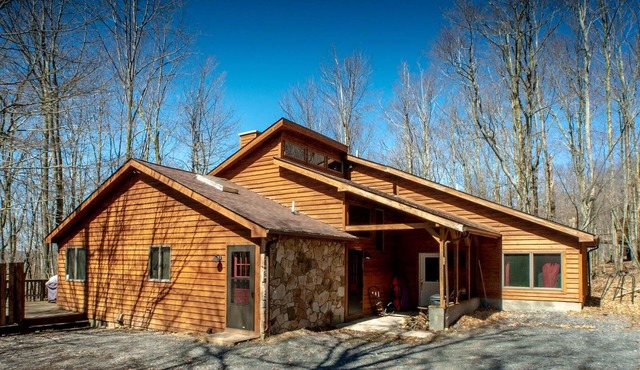 Dancing Bear - 349 Ridge Road Dancing Bear - Private Wooded Lot, Pet Friendly, Lake Access