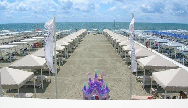Danio beach house