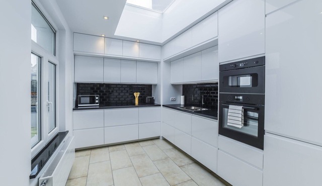Dansaert XI - Two Bedroom Apartment, Sleeps 4