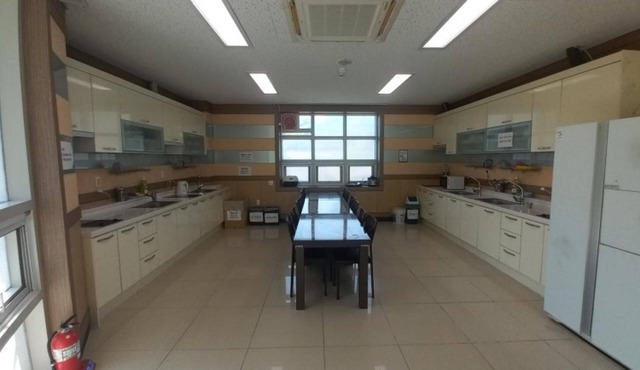Danyang Three Nests Stay Pension