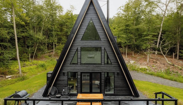 Darby A-Frame: Upstate Retreat with Sauna!