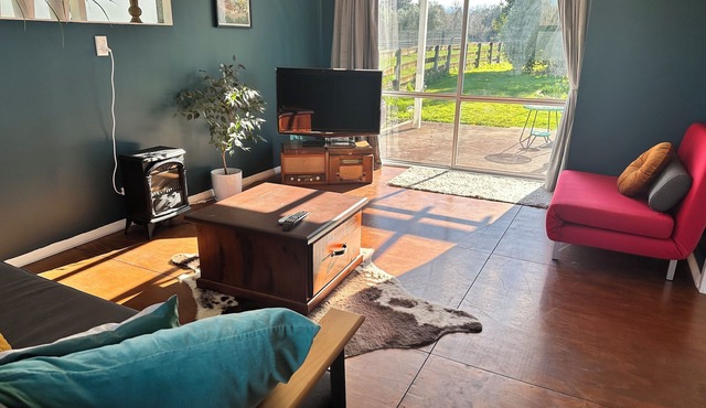 Dark Sky Cottage is set on a semi-rural lifestyle block close to the town centre
