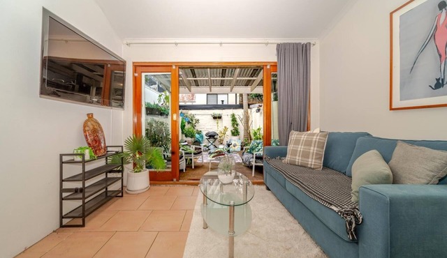 Darlinghurst Terrace in the heart of the hustle