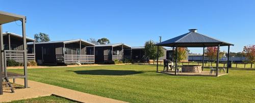 Darlington Point Accommodation Village