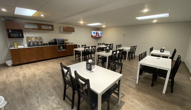 Dauphin Inn Express