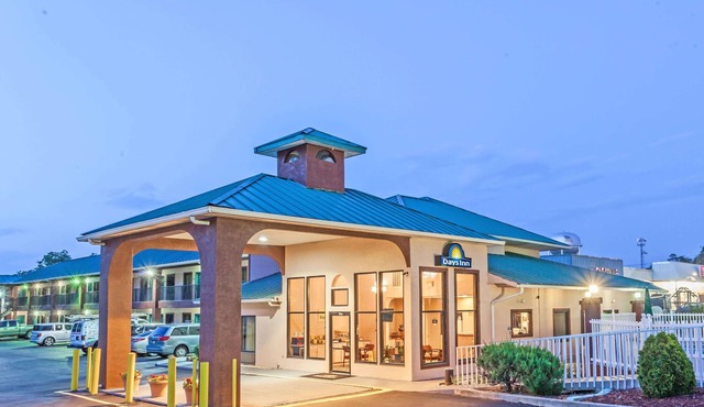 Days Inn by Wyndham Jackson