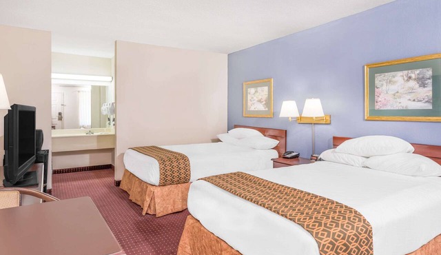 Days Inn by Wyndham Lavonia