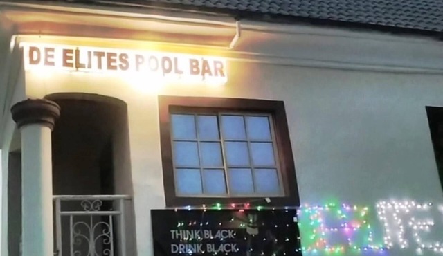 De'elites Pool Bar & Inn