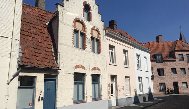 'De Hoedenmaker': Cosy 17th century Flemish House in historical centre of Bruges