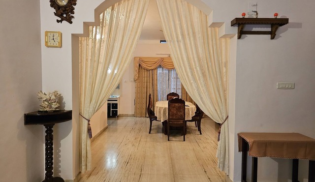 De Royale Summit Home Stay
