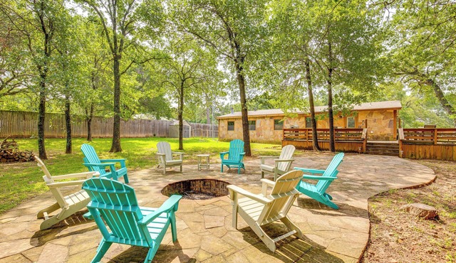 Deck & Fire Pit: Unique Pottsboro Haven