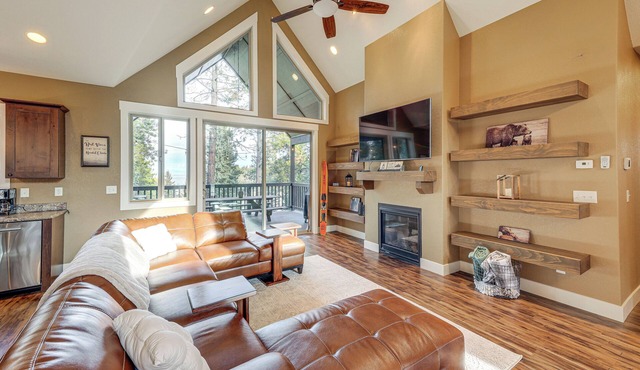 Deck + Views: Scenic Group Getaway in Lakeside!