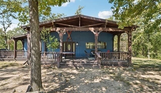 Decked Out at Lake Tenkiller - 6 beds, 4 bedrooms