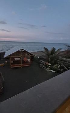 DEE'S Seaside Beach House