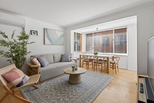 Dee Why Beachside 2BR with AC | 3min Walk to Beach
