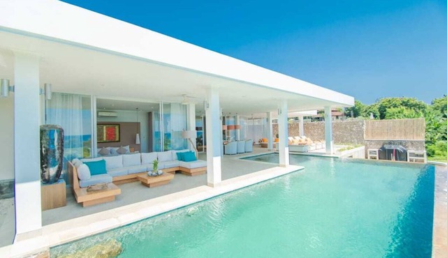 Deep Blue Villa, 180-Degree Sea View Villa