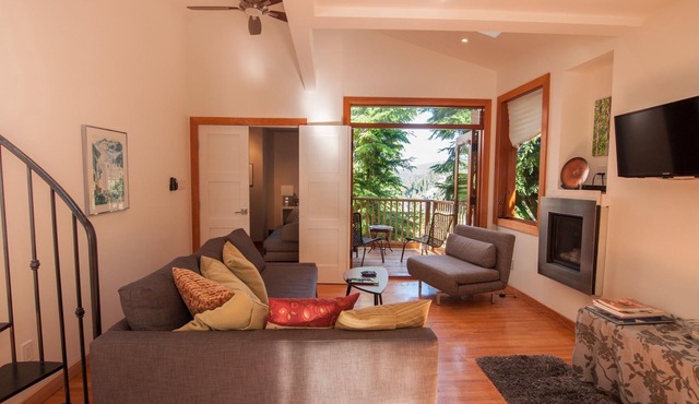 Deep Cove Creekside, Ocean View Retreat