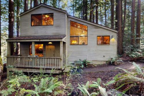 Deep Woods Hideaway