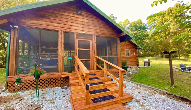 Deer Bend Log Cabin: Woodsy-Beautiful Escape, Sleeps 8, Potbelly Stove, FIRE PIT