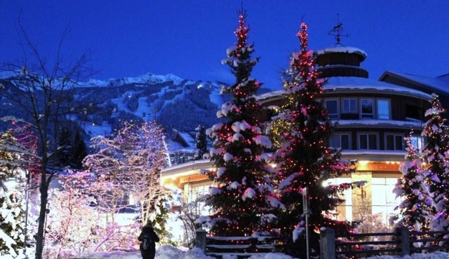 Deer Lodge updated 2 Bed/Bath in Heart of Whistler Village