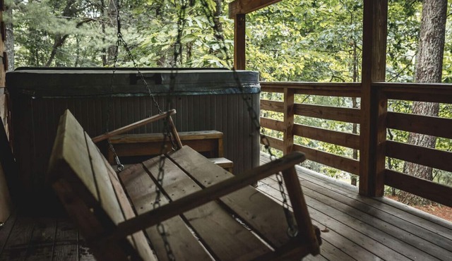 Deer Run Cabin | Hot Tub