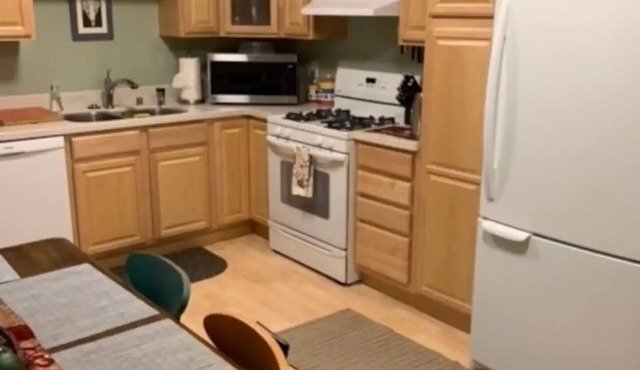 Deerfield Haven - Quiet, Comfortable, Close to Allnn