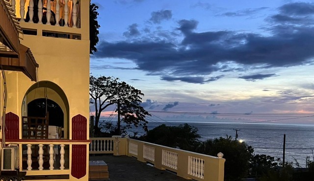 Deja View is located in Canaries and offers loving sunset