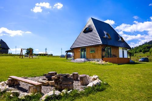 DejaView Cabin & Camp