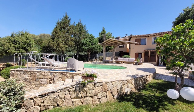 DELICIOUS HOUSE COMPLETELY RENOVATED