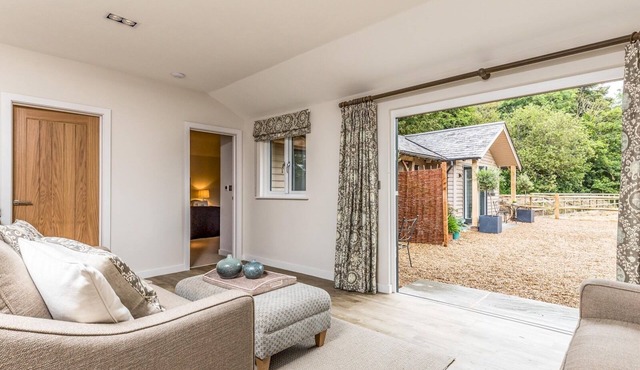 Delightful 2Bed Lodge in Downland Village - Pass the Keys