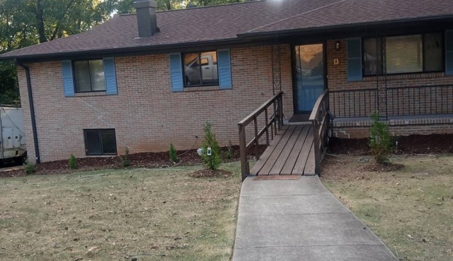 Delightful 3-bedroom house with AC in Birmingham