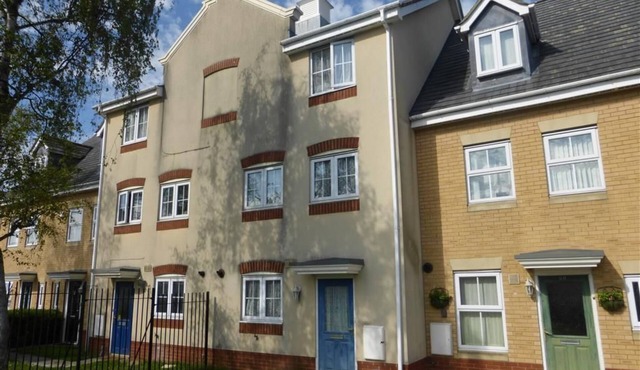 Delightful 4 double bedroom, 3 bathroom and 2 cloakroom house